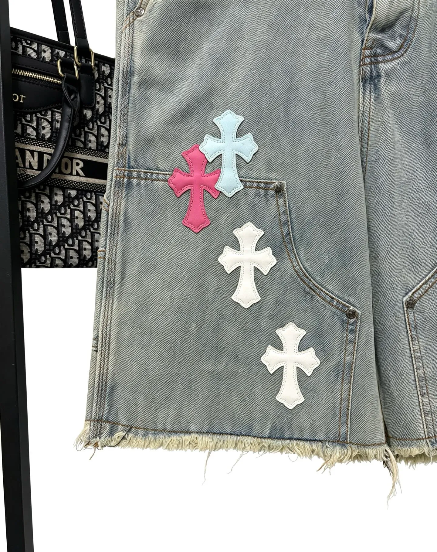 Chrome Hearts Chrome Hearts ， ， 。 ， Series ， ，Retro 。 ，Retro ， ， 。 ， ， ， ； 。 ， Size S-XL